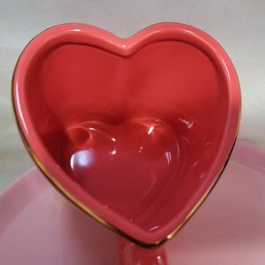 🚨 Last Minute Valentines Red heart shaped mug with gold trim 14oz